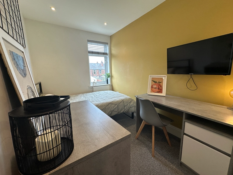 3 Bed House +Study - £120pppw - Thumbnail 13